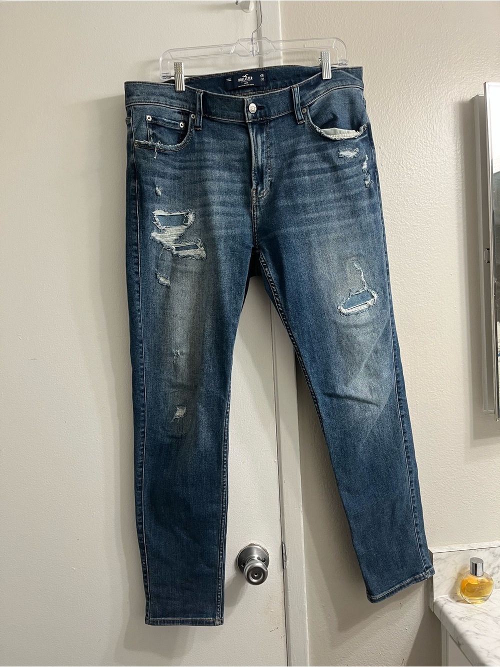 Hollister Men's Slim Distressed Blue Jeans